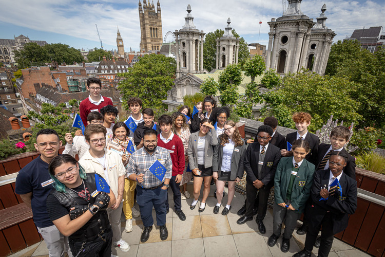 epas-students-on-the-roof-fo-eplo